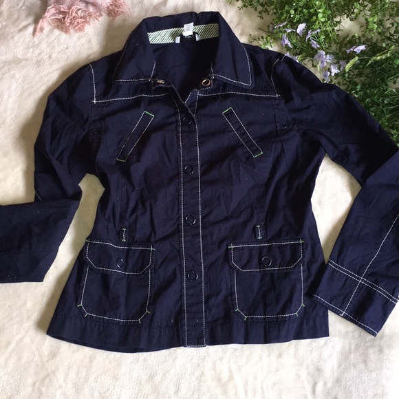 DONATED 🏠 Button down jacket - Picture 2 of 6